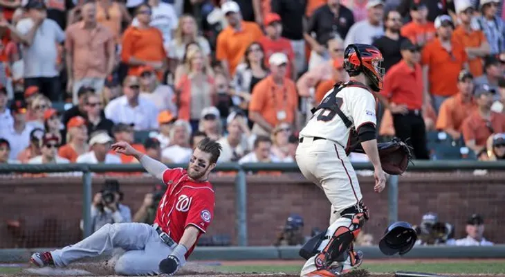 Harper y Fister mantienen con vida a Washington 