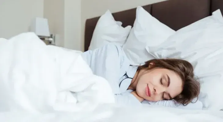 Dormir entre las 22:00 y las 23:00 (10 y 10:30 de la noche), serían las horas perfectas para mantener un corazón sano, según estudio científico