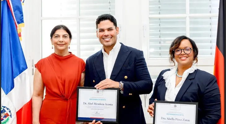Doctor Abel Mendoza es reconocido en Alemania