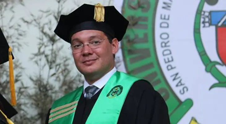 UCE estrena nuevo Rector y gradúa 422 nuevos profesionales
