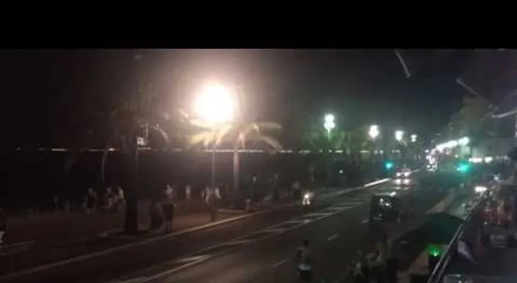 Más de 73 muertos al arremeter camión contra multitud en Niza, Francia (VIDEO)