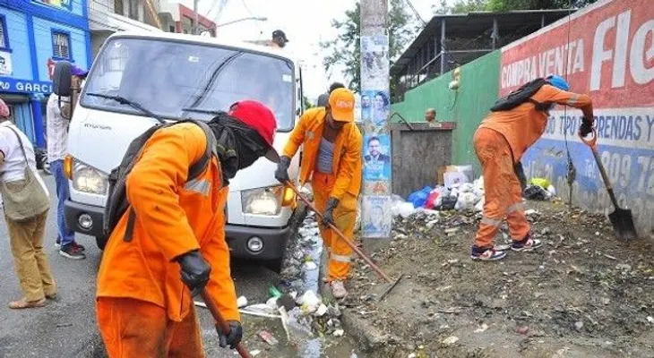Operativos no reducen cúmulo de basura en barriadas de Santiago
