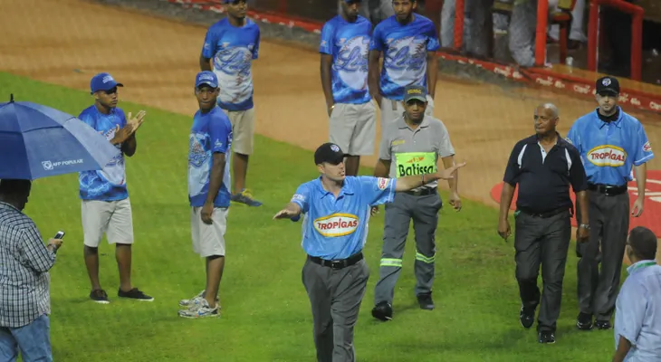 Juego entre Licey y Gigantes suspendido por lluvias