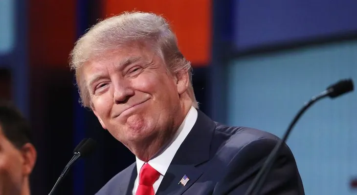 Trump dice que queda trabajo por hacer en relación entre Policía y minorías