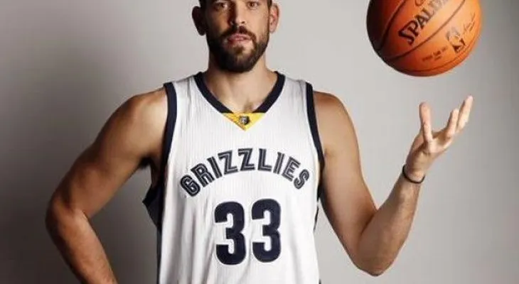 Gasol firma contrato de 5 años para permanecer en Memphis