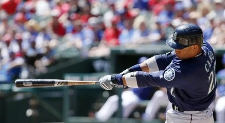 Robinson Canó pega dos jonrones e iguala récord en Seattle