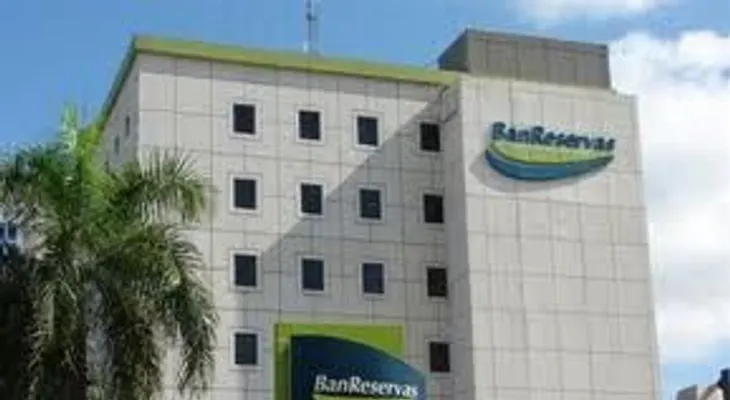 Banreservas inaugura nuevas oficinas en San Isidro y La Caleta