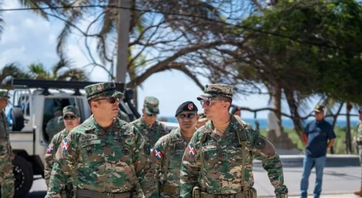 Comandante del Ejército supervisa puestos fronterizos en la región sur