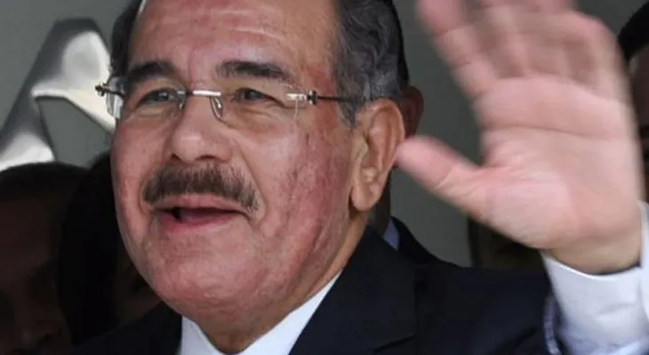 Médico dice puede solucionar dermatitis padece Danilo Medina
