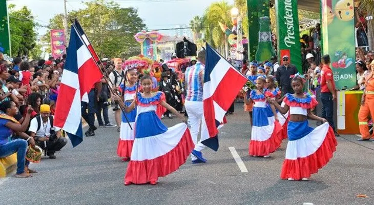 Niños protagonizan desfile de carnaval