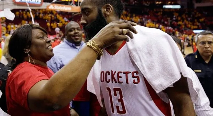 Harden y Houston eliminan a los Dallas Mavericks