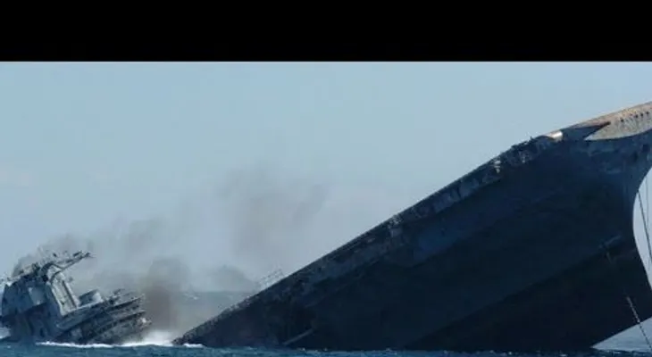 Así de fácil es hundir un portaaviones (VIDEO)
