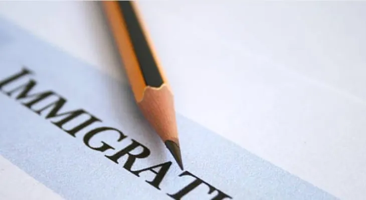 Nueva regla de carga pública de USCIS entra en vigor el 18 de septiembre de 2026