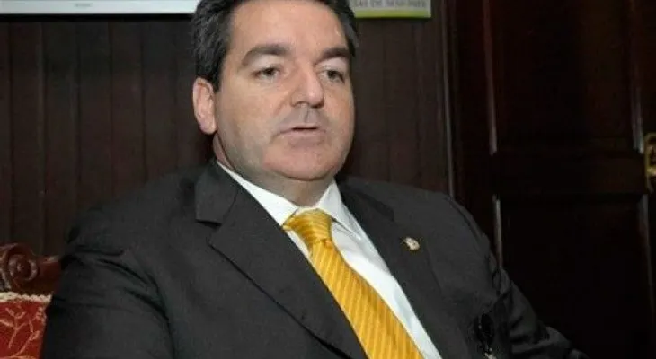 Miguel Vargas juramenta a Neney Cabrera como presidente ejecutivo del PRD