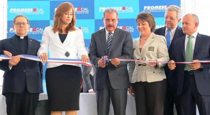 Presidente Medina inaugura moderno centro de acopio de medicamentos en Santiago