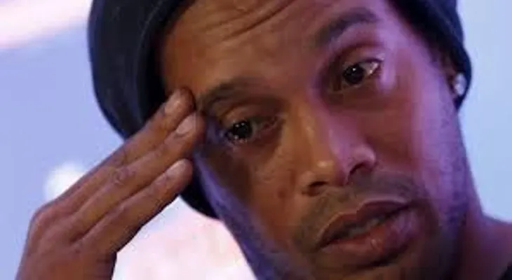  Ronaldinho está en bancarrota; tiene menos de siete dólares en sus cuentas bancarias