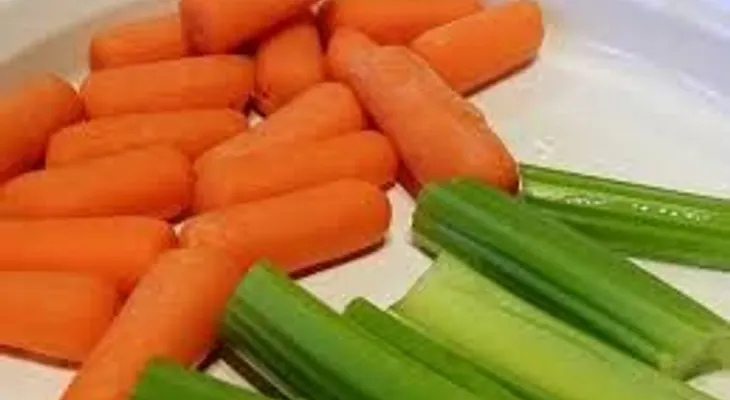 Con agua de arroz, perejil, zanahoria y apio, despídete para siempre de la gastritis
