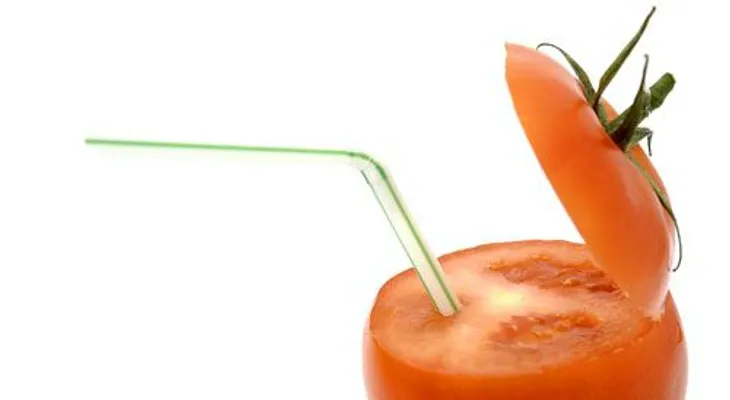 Grandes beneficios de beber jugo de tomate