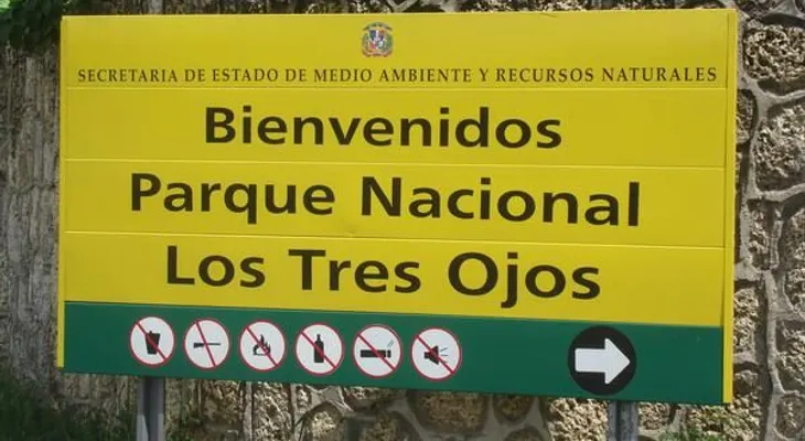 Jeepeta mata mujer en entrada de Los Tres Ojos