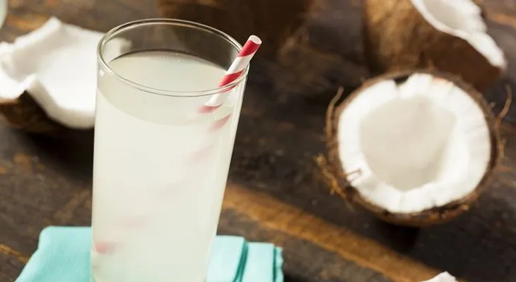 Qué sucede en tu cuerpo cuando bebes agua de coco
