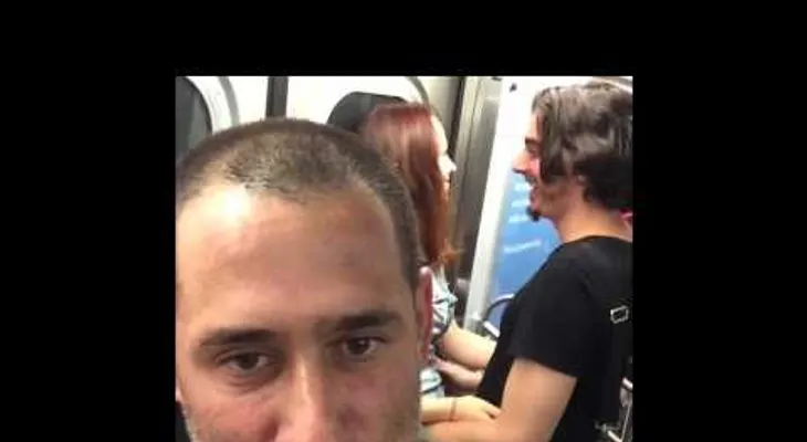 "Besuqueo" de pareja molesta a pasajeros del Metro de Nueva York