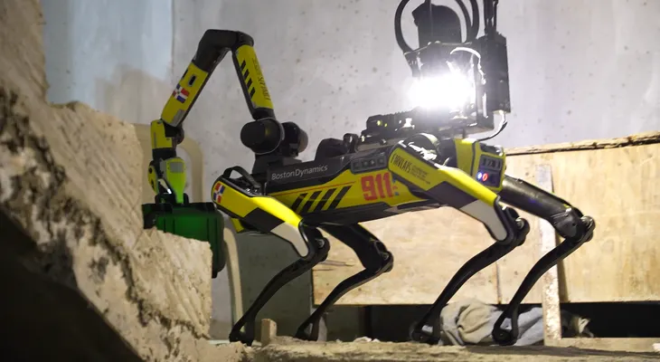 Sistema 9-1-1 presenta en LA Agenda Semanal su respuesta con robots, drones e inteligencia artificial