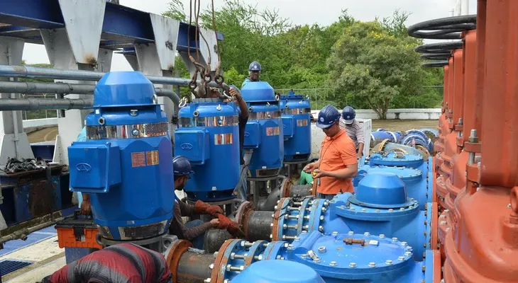 Descarga eléctrica deja parte de Santiago sin agua