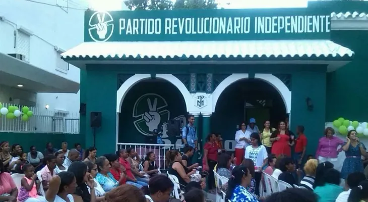 Trajano felicita a las madres; el PRI entrega obsequios  