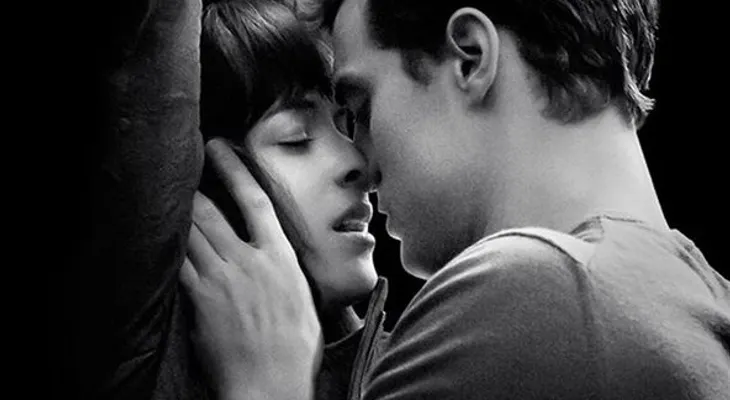 Mujer pierde el control de sus fluidos corporales en función de 50 Sombras de Grey