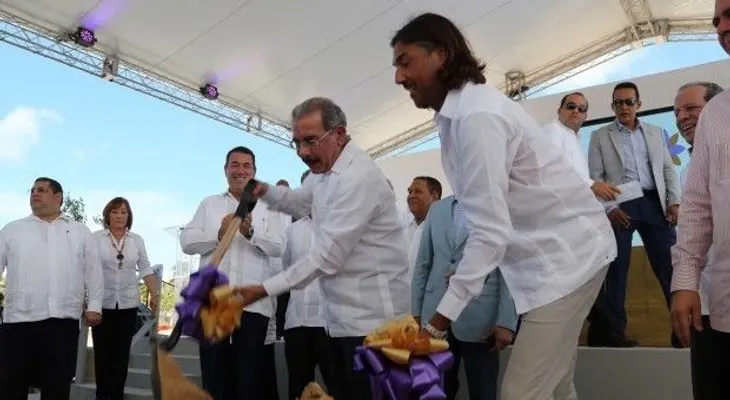 Danilo Medina da primer palazo hotel Excellence El Carmen