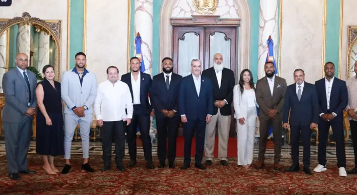Abinader recibe a miembros y directivos Asociación de Peloteros