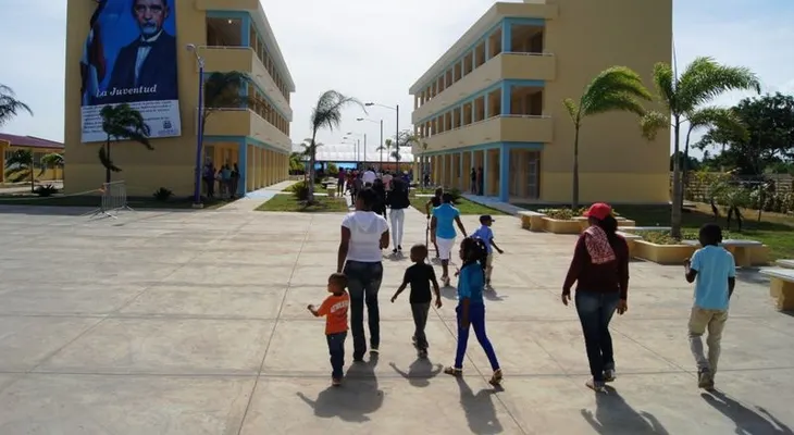 1,200 informáticos ingresarán a escuelas Jornada Extendida 