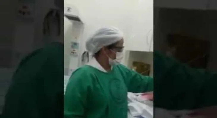 Increíble: Un bebé recién nacido "camina" en el hospital