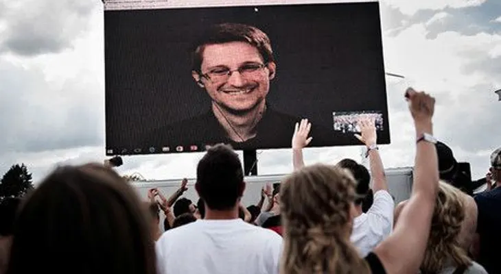 Pornhub solicita a Obama que saque a Snowden de Rusia urgentemente