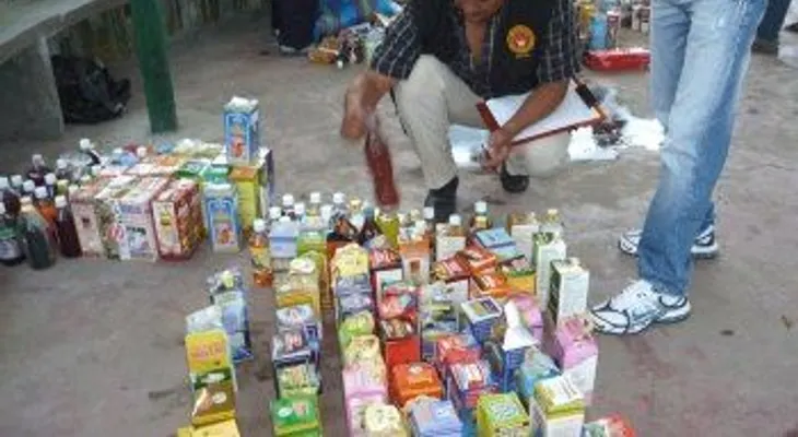 Clausuran varias boticas populares que operaban ilegalmente en Santo Domingo