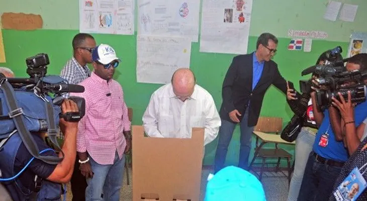 Hipólito Mejía esperará a que comisión emita resultados