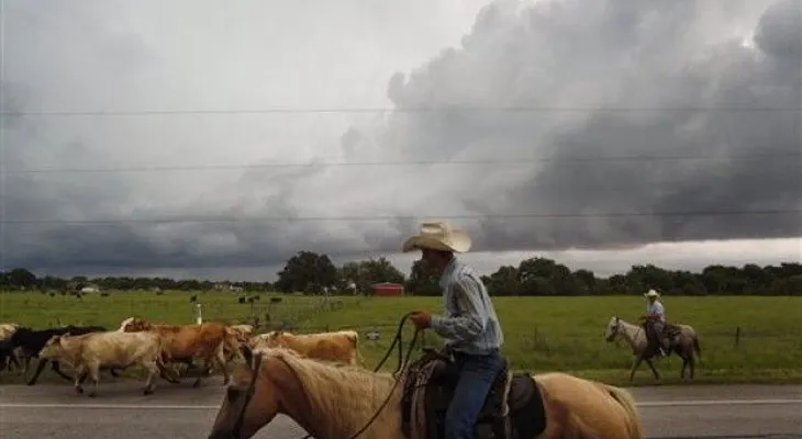 Lluvias y tornados amenazan la mitad de EEUU