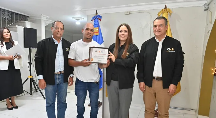 JCE reconoce al cedulado número 4 millones; se advierte de inhabilitación civil a quien no renueve cédula antes de abril de 2027