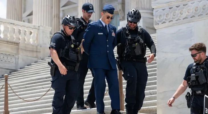 Detienen nuevamente a militar estadounidense que pidió juicio político a Trump