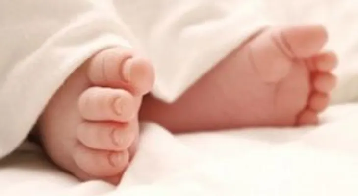 Nace el primer bebé del mundo con ADN de tres padres