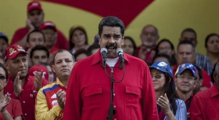 Nicolás Maduro se prepara para la huelga aumentando el salario mínimo en 40%