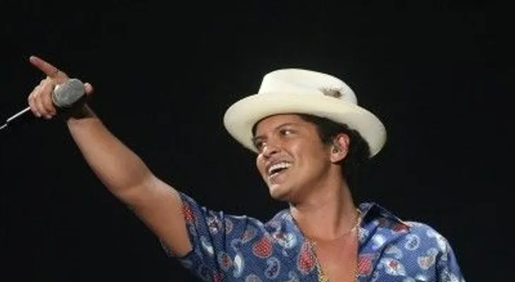 Bruno Mars, magia sobre el escenario del Festival Presidente