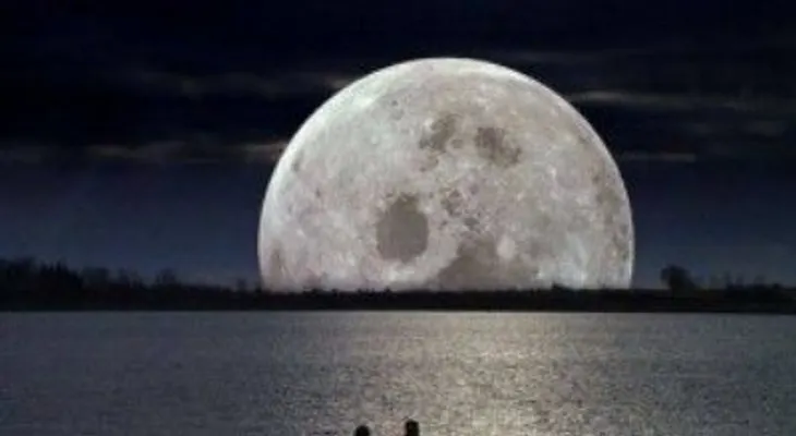 "Superluna" pudo verse este domingo desde República Dominicana, entre 7:30 y 9:30 de la noche