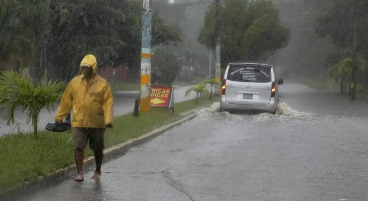 Lluvias seguirán por una vaguada y un sistema frontal localizado sobre Cuba