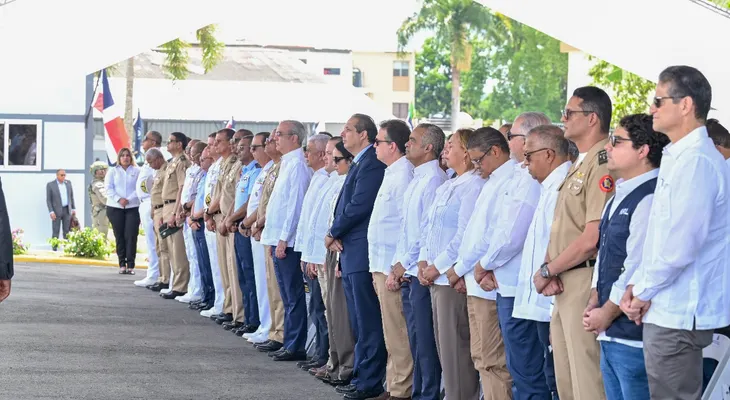 Presidente Senado participa inauguración planta ensamblaje de vehículos Ministerio de Defensa