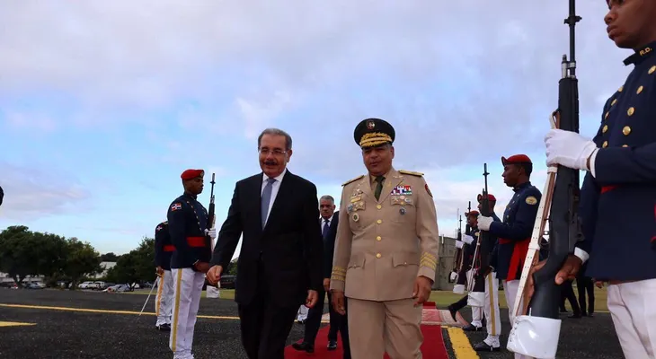 Medina salió para Haití para la toma de posesión del presidente de ese país