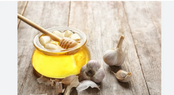 Ajo con miel: ¿alivio natural frente al Helicobacter pylori y la amebiasis?