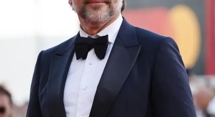 Javier Bardem celebra el respeto internacional al cine español durante la presentación de 'Búnker' en Venecia