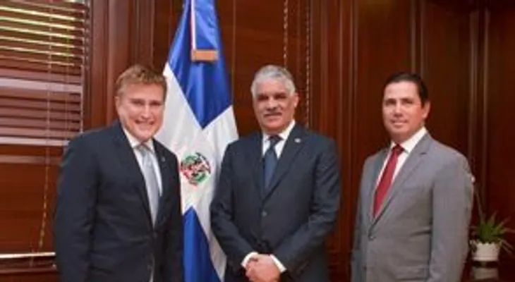 Embajador EEUU realiza visita de despedida al Ministro de Relaciones Exteriores