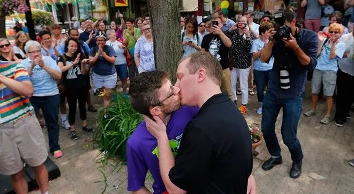 Matrimonio gay es válido en todo EE.UU.